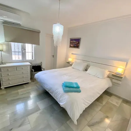 Private, Luxury Villa- San Pedro, Marbella וילה *