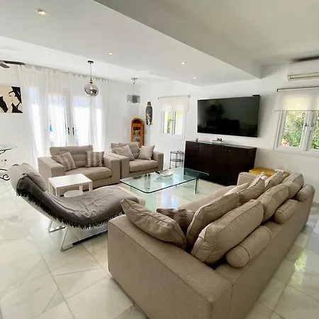 Private, Luxury Villa- San Pedro, Marbella וילה מארבלה