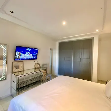 Villa Luxury Levitos- San Pedro, *